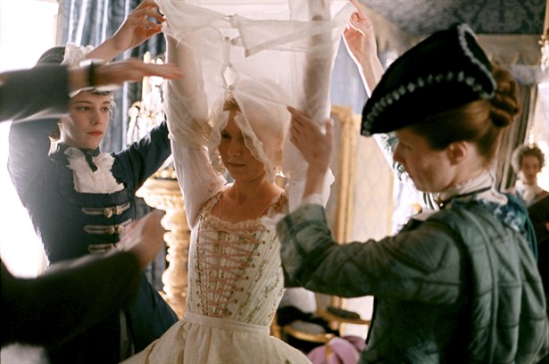 Marie Antoinette avec Kirsten Dunst (Sofia Coppola) - Page 2 Marie_15