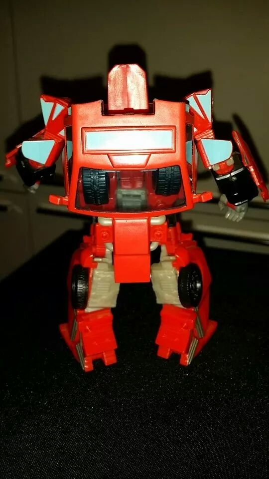 Collection Transformers de sylv1 (AOE, CHUG, TF PRIME, BH, MP, LABELS INDÉS ET G1.. ) - Page 24 Img_1416