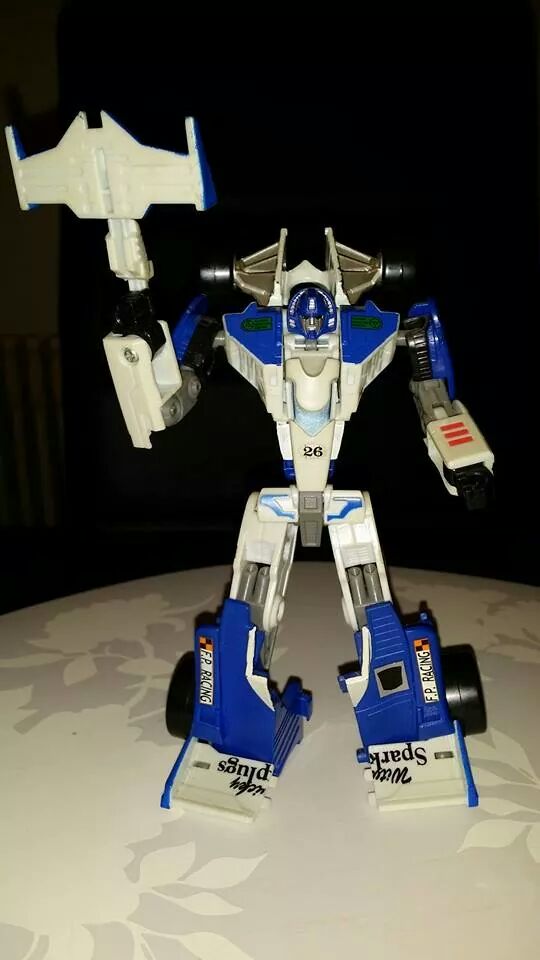 Collection Transformers de sylv1 (AOE, CHUG, TF PRIME, BH, MP, LABELS INDÉS ET G1.. ) - Page 24 Img_2012