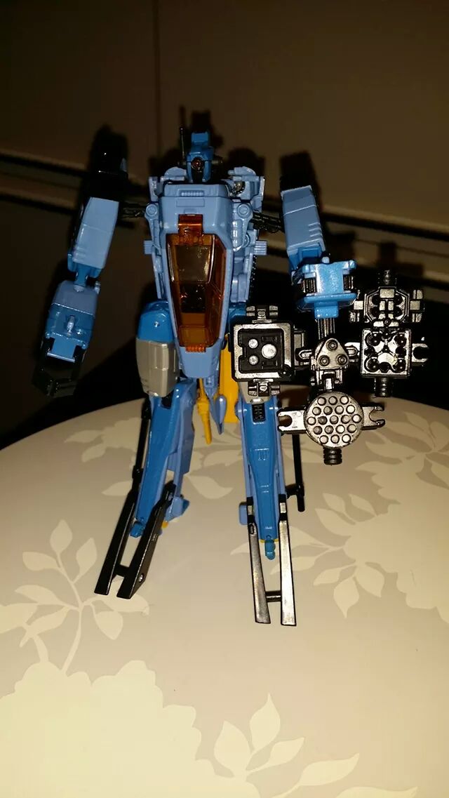 Collection Transformers de sylv1 (AOE, CHUG, TF PRIME, BH, MP, LABELS INDÉS ET G1.. ) - Page 24 Img_3220