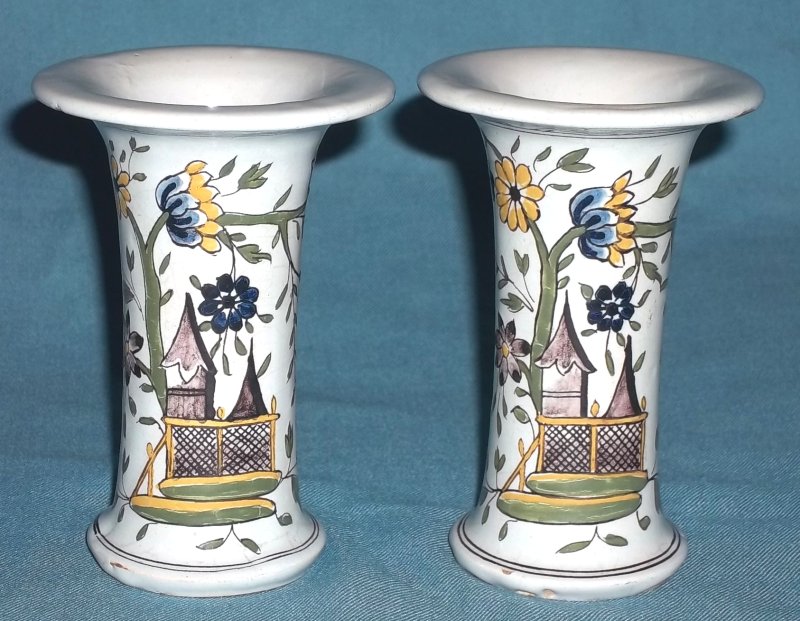 Faience spill vases 100_1963