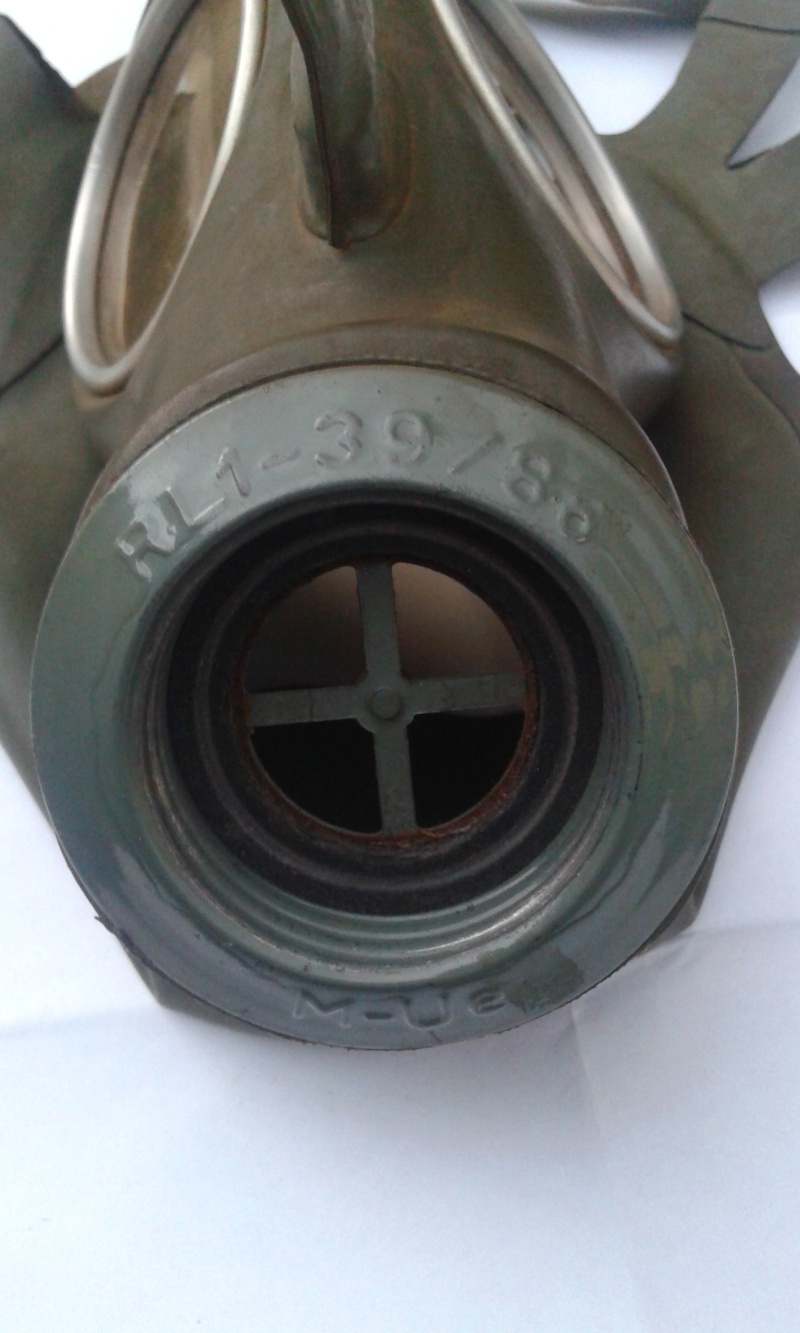 Identification masque à gaz allemand civil Msq_411