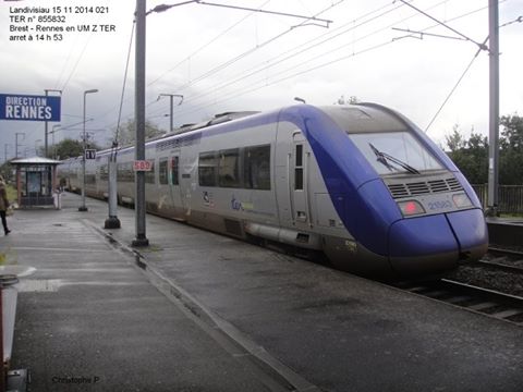 GARE DE LANDIVISIAU... 10520510