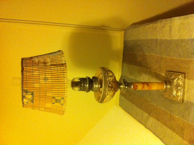 lampe à pétrole ancienne avec abat jour Photo_10