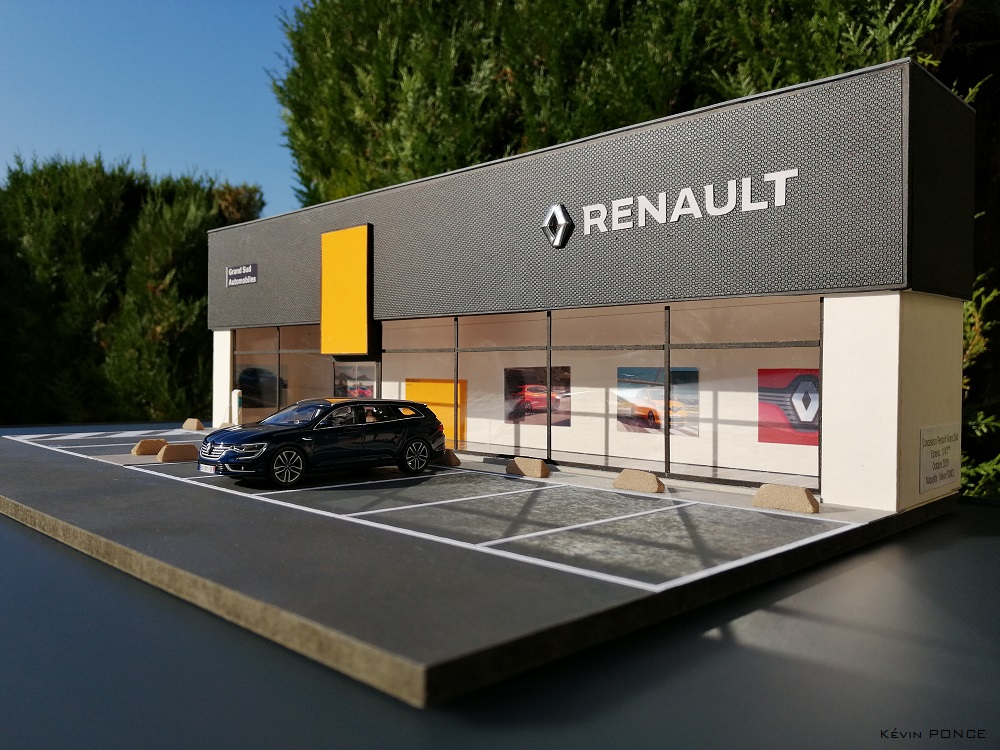 Maquette n°061 : Le Show-Room Renault - Fada de Voitures 061-2013