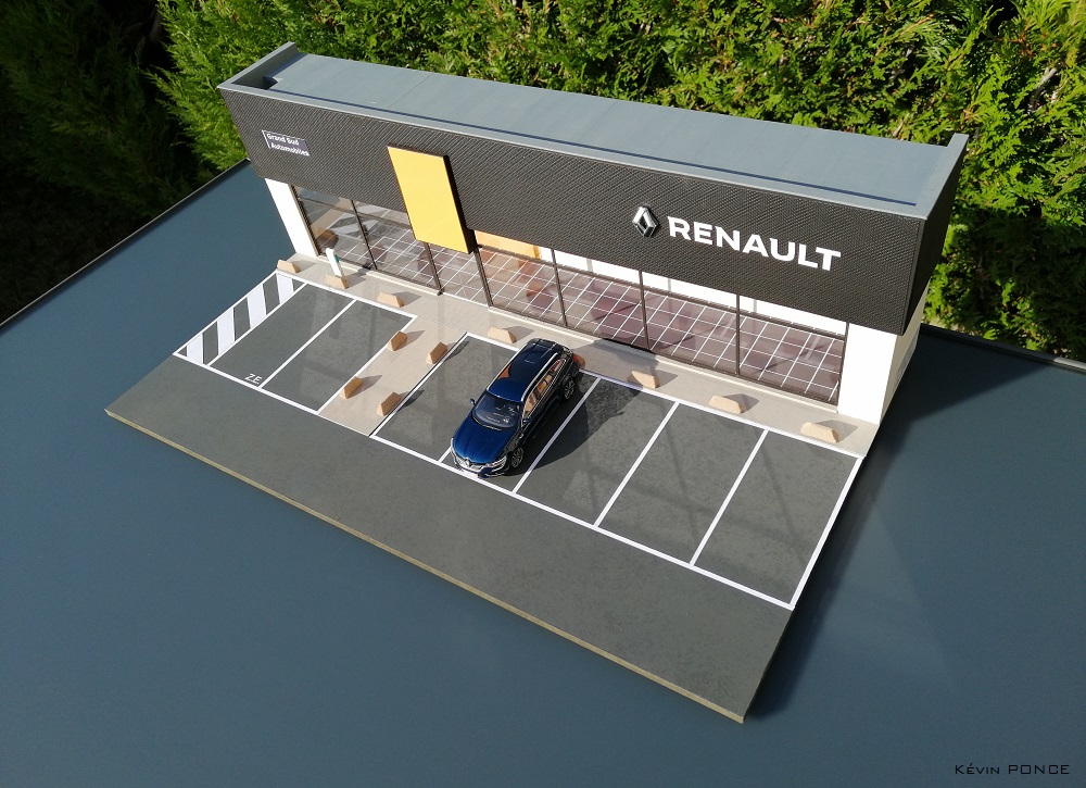 Maquette n°061 : Le Show-Room Renault - Fada de Voitures 061-2014
