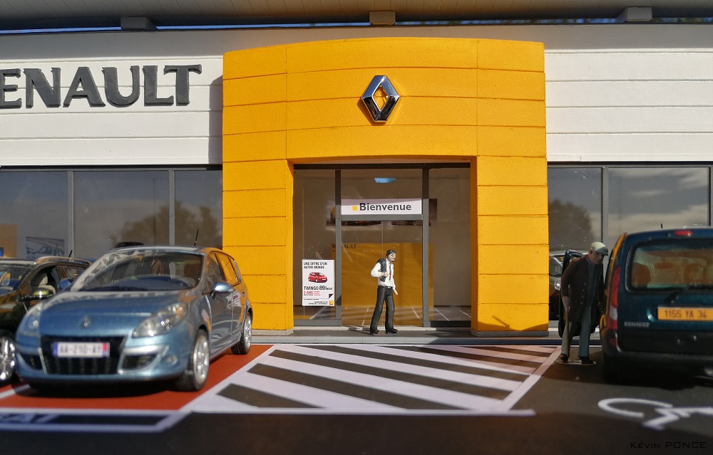 Maquette n°074 : La Concession Renault style années 2010 074-2027