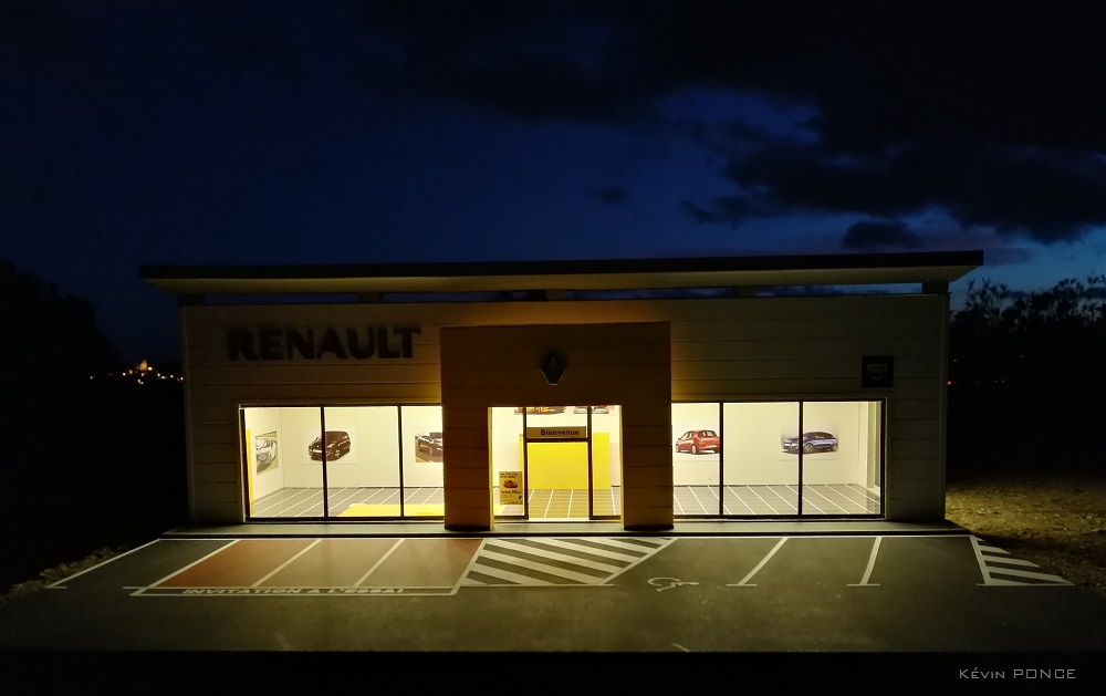 Maquette n°074 : La Concession Renault style années 2010 074-2035