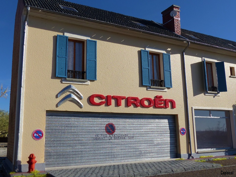 Maquette n°083 : L'Agent Citroën Centre-Ville 083-2016