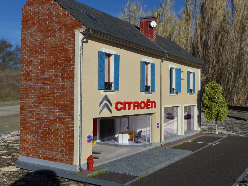 Maquette n°083 : L'Agent Citroën Centre-Ville 083-2021