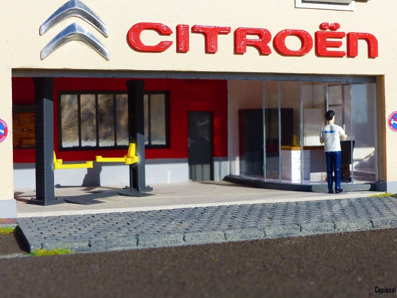 Maquette n°083 : L'Agent Citroën Centre-Ville 083-2023