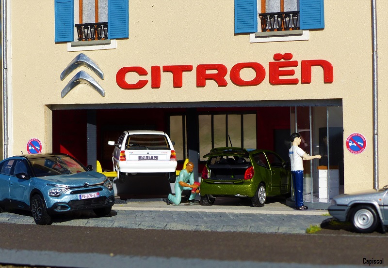 Maquette n°083 : L'Agent Citroën Centre-Ville 083-2024