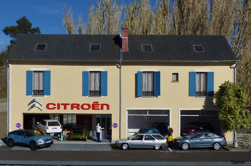 Maquette n°083 : L'Agent Citroën Centre-Ville 083-2026