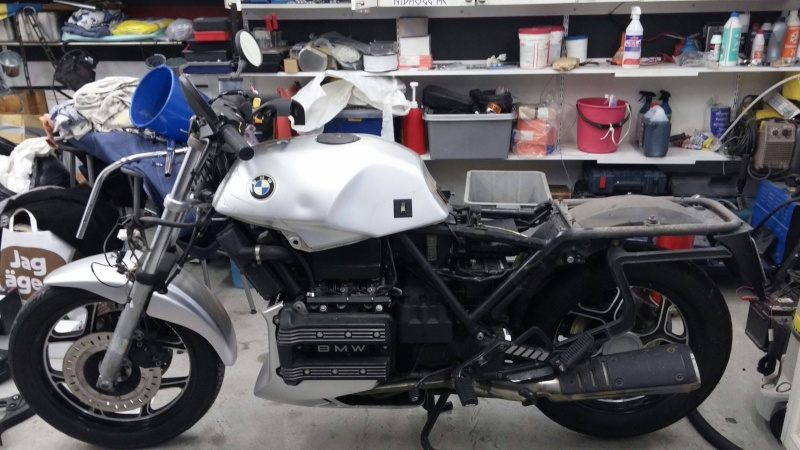 BMW K75 goes cafe racer Img-2010