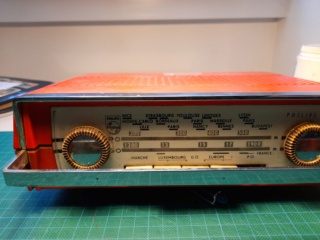 A vendre Transistor Philips adaptable auto radio pour DS ou autre. 20211211