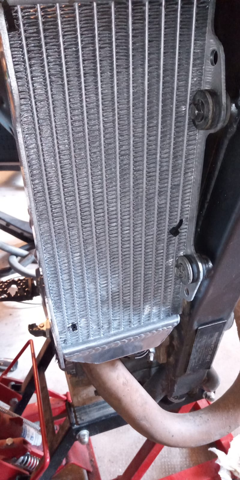 Les modifications de nos DRZ S et E - Page 8 Whatsa10