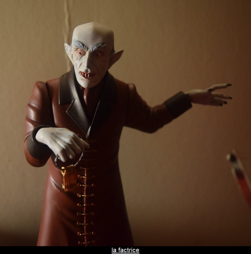 *  1/8 Figurine NOSFERATU  - MONARCH - FINIE - Dsc_0114