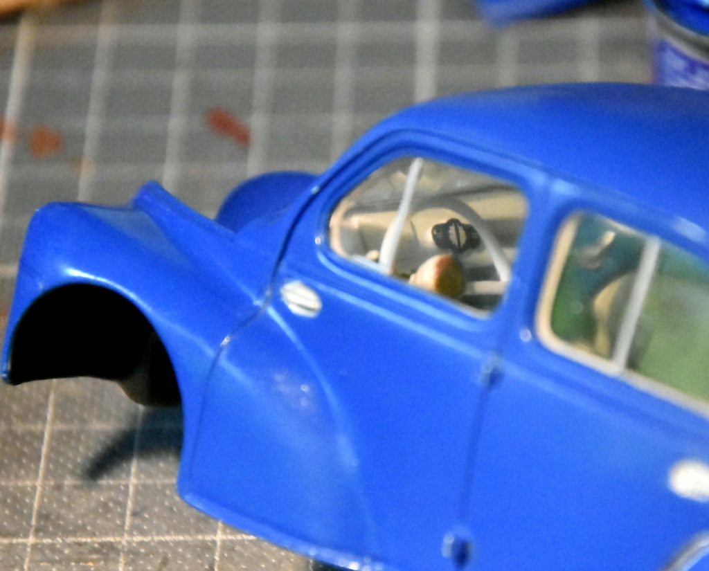 Renault 4CV, 1:24, Heller geb von Kubi Dsc_5106