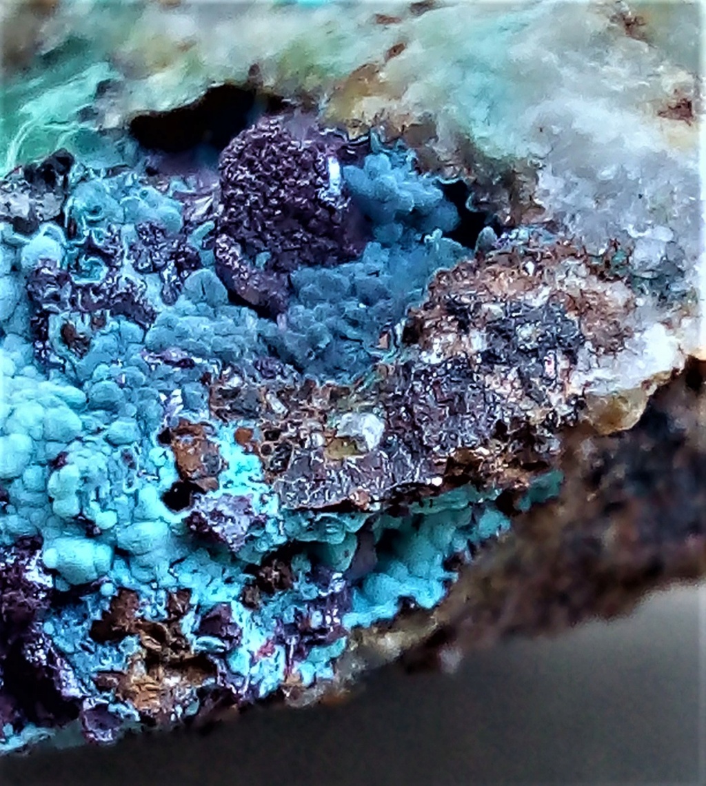 Minéraux de la mine CLARA autres que la Fluorite et la barite - Page 4 Img_1196