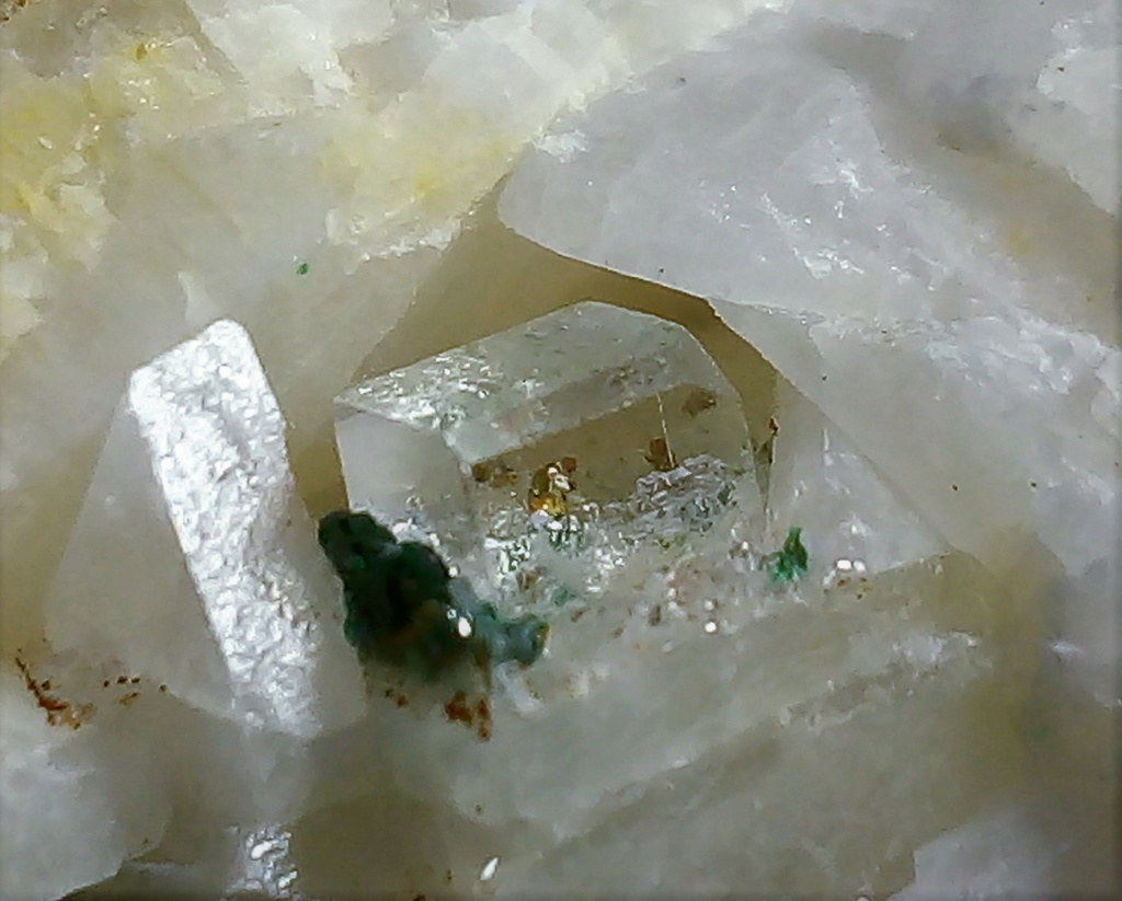 Minéraux de la mine CLARA autres que la Fluorite et la barite - Page 4 Img_1220