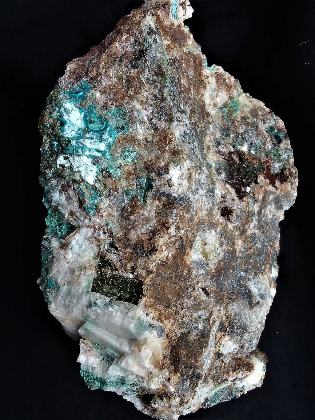 Minéraux de la mine CLARA autres que la Fluorite et la barite - Page 5 Img_1265