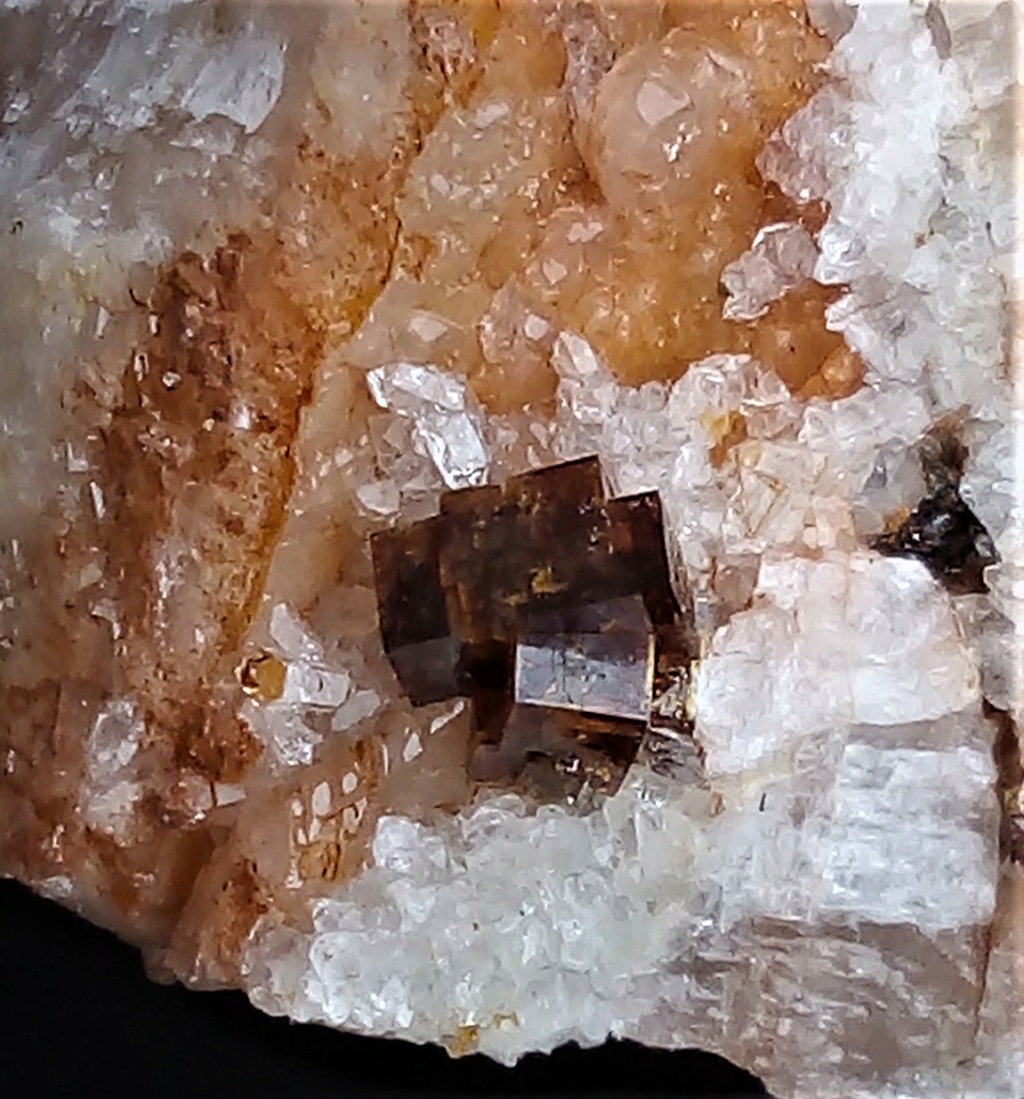 Minéraux de la mine CLARA autres que la Fluorite et la barite - Page 6 Img_1555