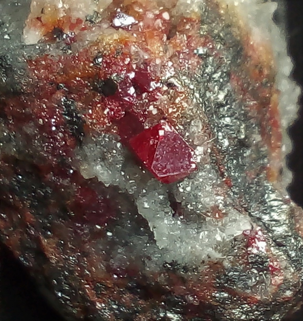 Minéraux de la mine CLARA autres que la Fluorite et la barite - Page 3 Img_2886