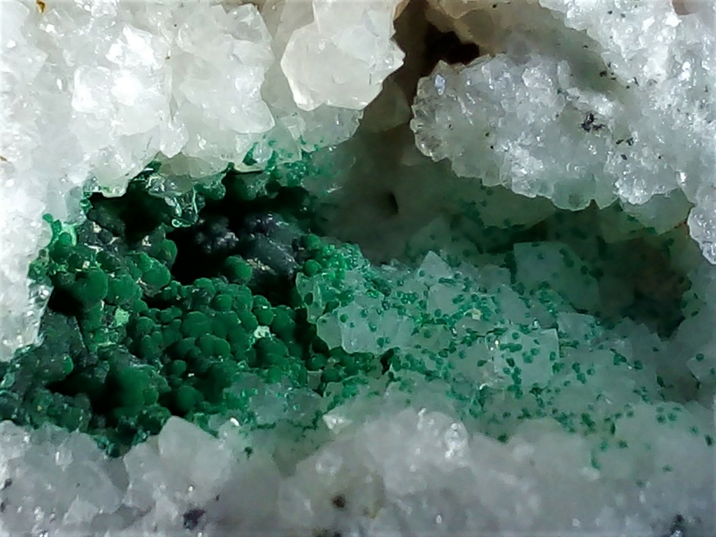 Minéraux de la mine CLARA autres que la Fluorite et la barite - Page 4 Img_2901