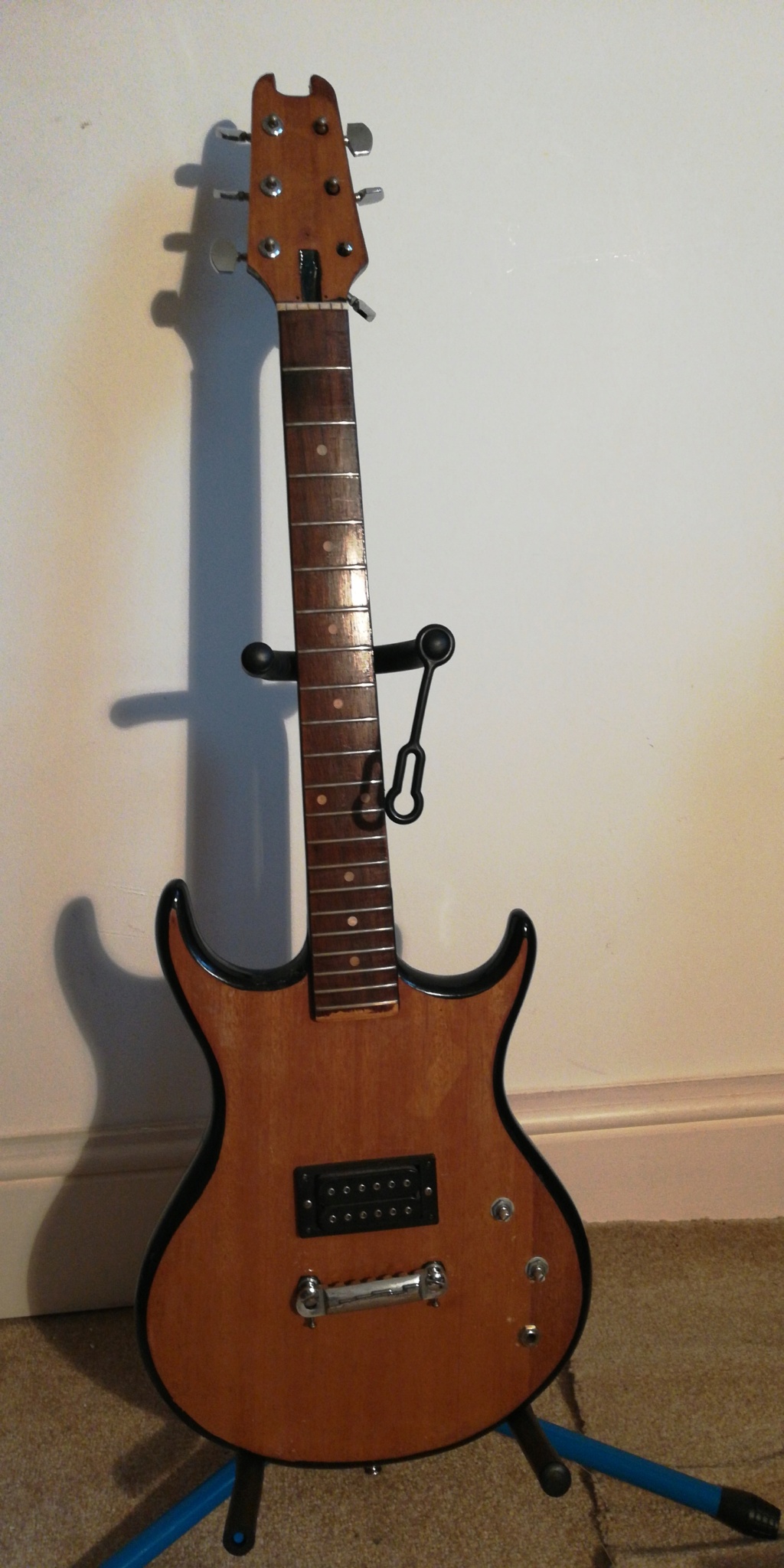 Does anyone know anything about this guitar?  15329710