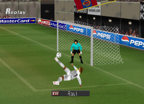 Jogando WINNING ELEVEN 2002 do PS1