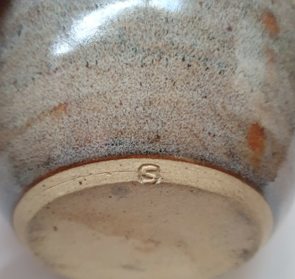 ID help studio pottery vase, S mark 20201111