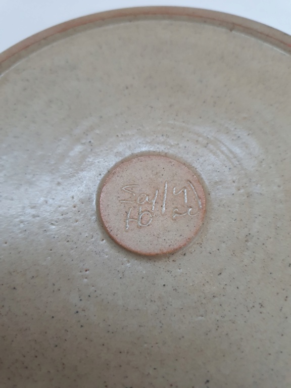Help with ID dish signed Sally Holland? Howard?  20201215