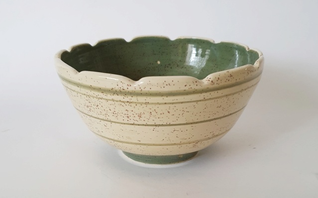 Studio pottery bowl ID help? 20211110