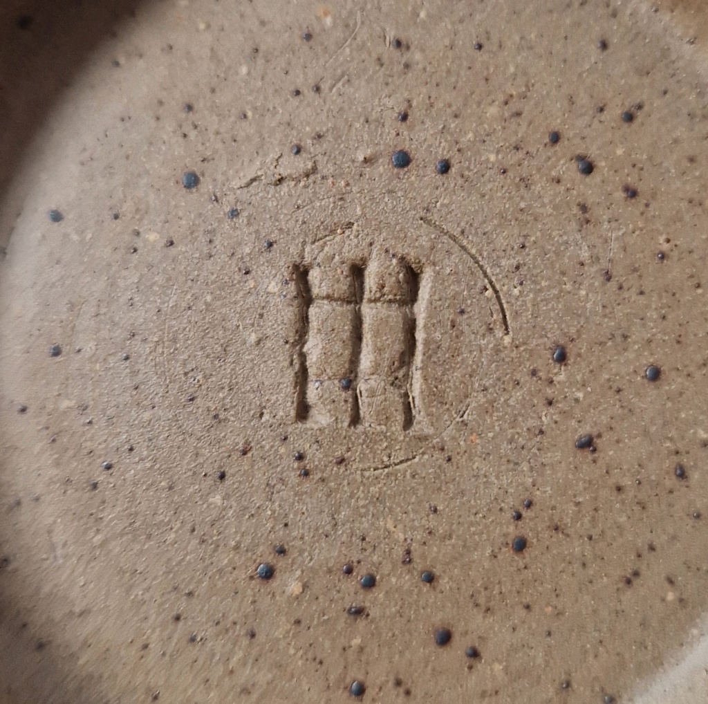 ID studio pottery bowl 3 lines or HH mark 20231213