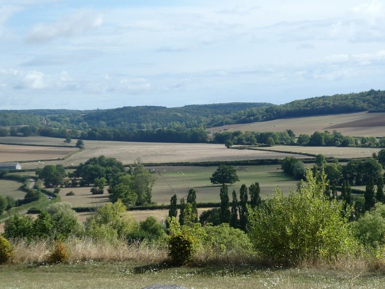 26  27 août 2023 3" copines" en balade en Côte d'Or et Yonne  7sby5p10