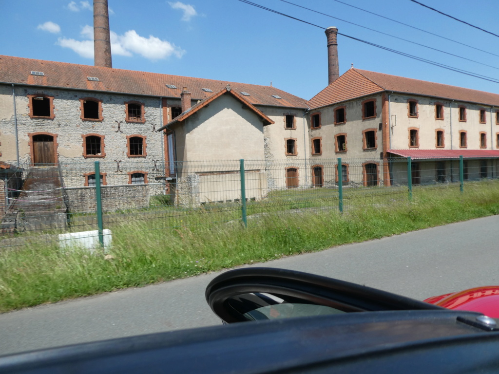 8 mai 2022 rassemblement  d'anciennes hippodrome de Paray le Monial  P1110020