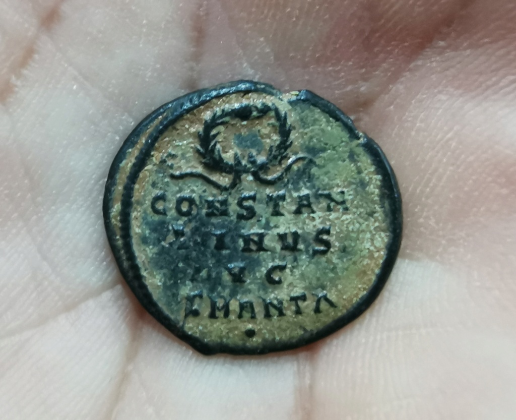 AE3 de Constantino I. CONSTAN / TINVS / AVG. Antioquía Img_2021
