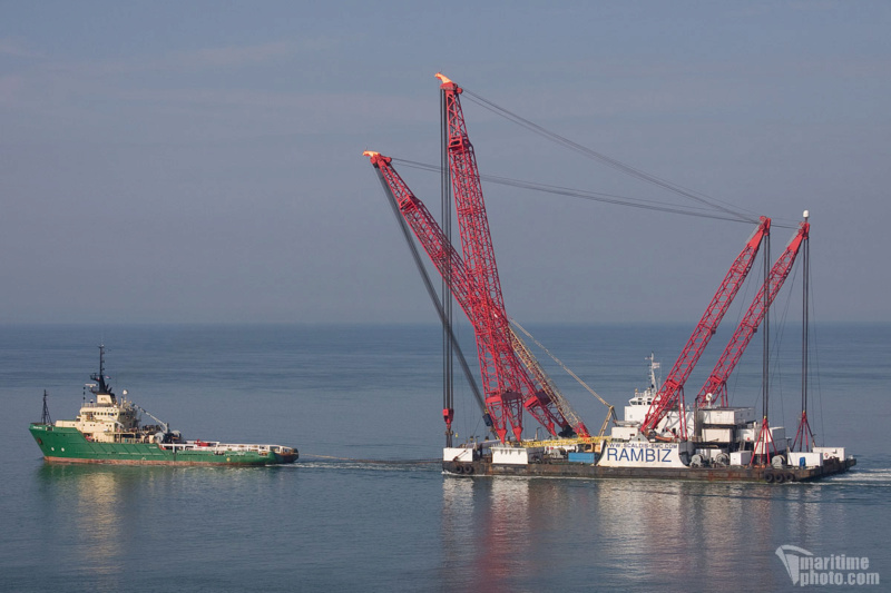 Grue sur barge YD-26 - 150 tonnes - port de Norfolk [modélisation/impression 3D 1/350°] de ALAIN-34490 96520810