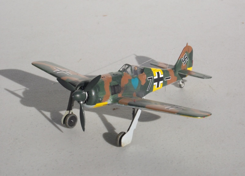 Focke-Wulf Fw 190 A5/A8 . Hobby Boss 1/72 Fw190_10