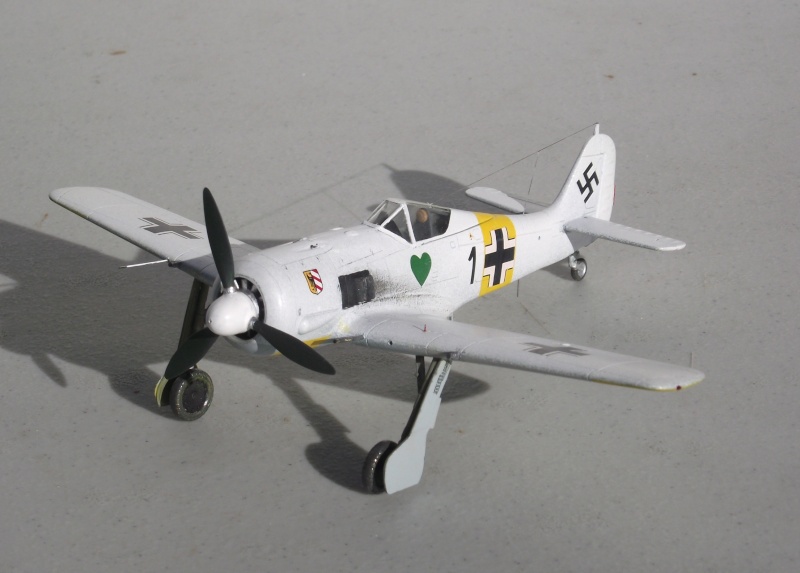 Focke-Wulf Fw 190 A5/A8 . Hobby Boss 1/72 Fw190_13