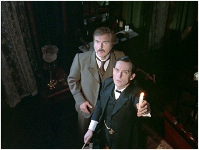 Arthur CONAN DOYLE: vous avez dit Holmes? - les récits originaux et la série Granada - Page 13 Shspec13