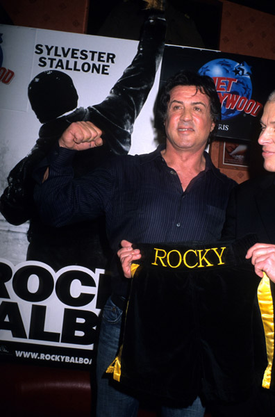 Stallone et le Planet Hollywood - Page 2 12378211