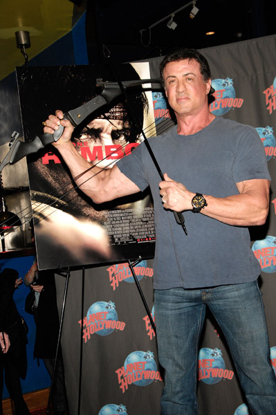 Stallone et le Planet Hollywood - Page 2 51226511