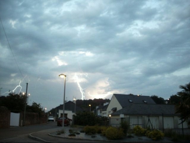 Captures de vidos lors des orages du 5 juin 2010 Ba10