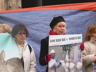 (B) Manif. anti fourrure Bite Back à Bruxelles !! 20100218