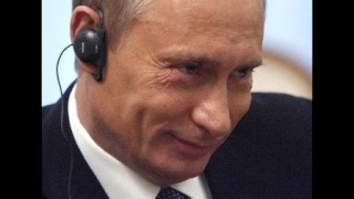 Poutine prend la défense des bébés phoques Pxy_2911