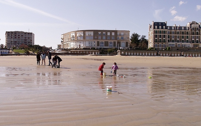 Jeux de plage à Dinard Plage10