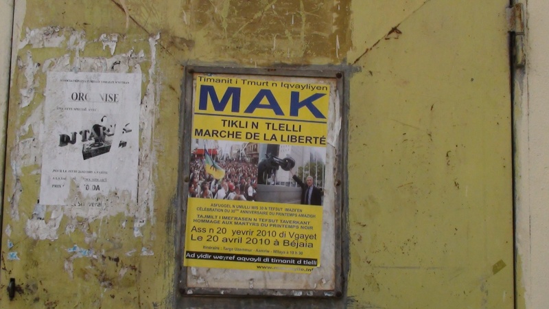 Quelques photos des affiches du MAK dans la région de Sidi-Aich Sidi-a12