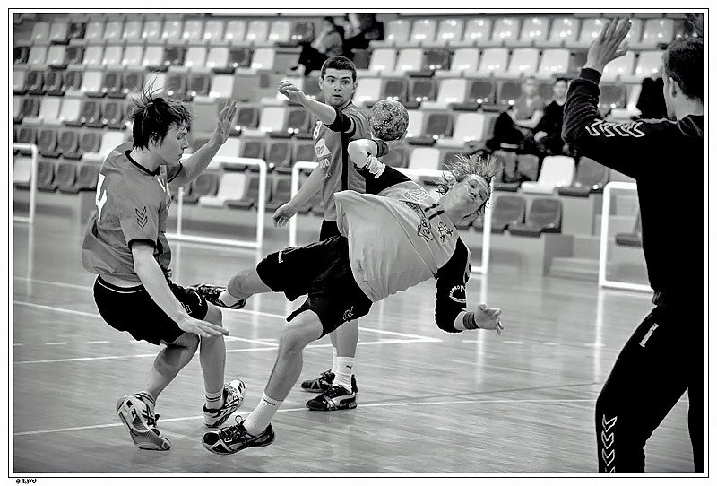 Handball Sans_t16