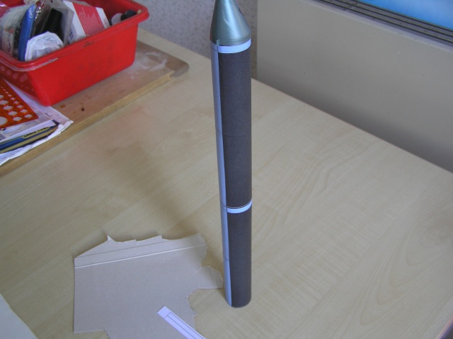Fusée  XSL-01 Moon Rocket [Papier/Plastique 1/96 ] sur base Revell P6170018